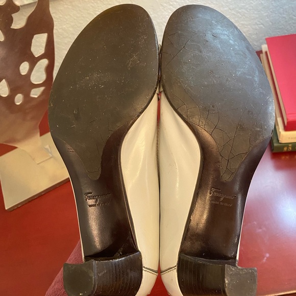 Ferragamo shoe heel, size 9C - Picture 5 of 6